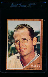 Scan of 1962 Topps 129A Lee Walls/Plain Jersey, facing right EX